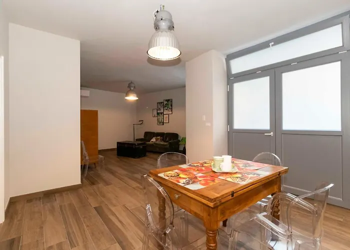 Guesthost - Roomy And Cozy Lingotto Turín