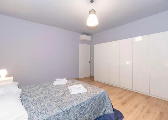 Guesthost - Roomy And Cozy Lingotto Turin