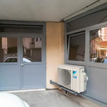 Guesthost - Roomy And Cozy Lingotto *