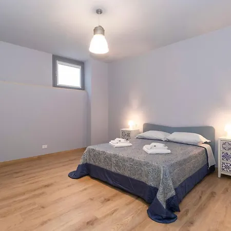 Guesthost - Roomy And Cozy Lingotto