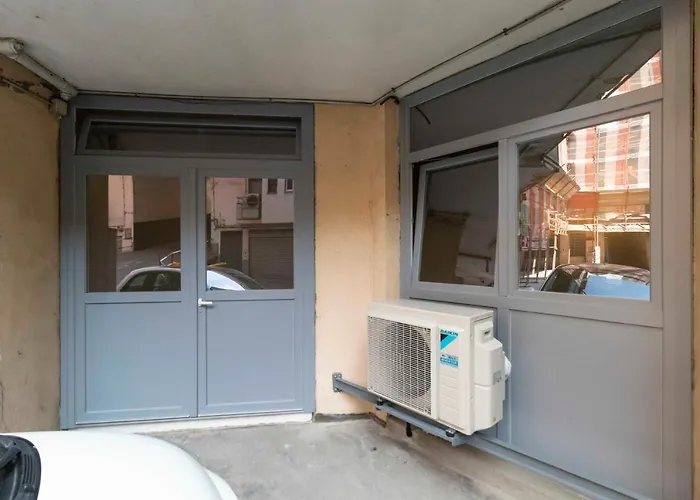 Guesthost - Roomy And Cozy Lingotto *