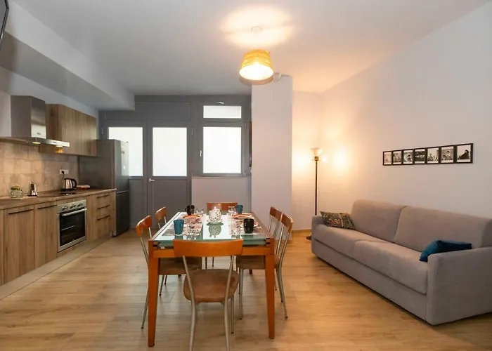 Guesthost - Roomy And Cozy Lingotto *