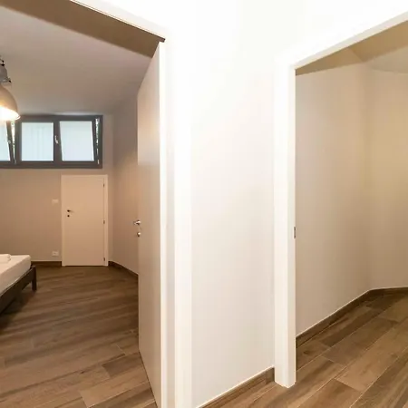 Guesthost - Roomy And Cozy Lingotto Appartement Turijn